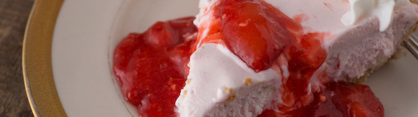 Velvet-Recipe-Strawberry-Cheesecake-Ice-Cream-Cake-1